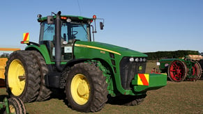 John Deere Tractor scaled