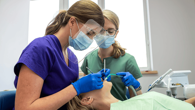 Dental_Hygienist
