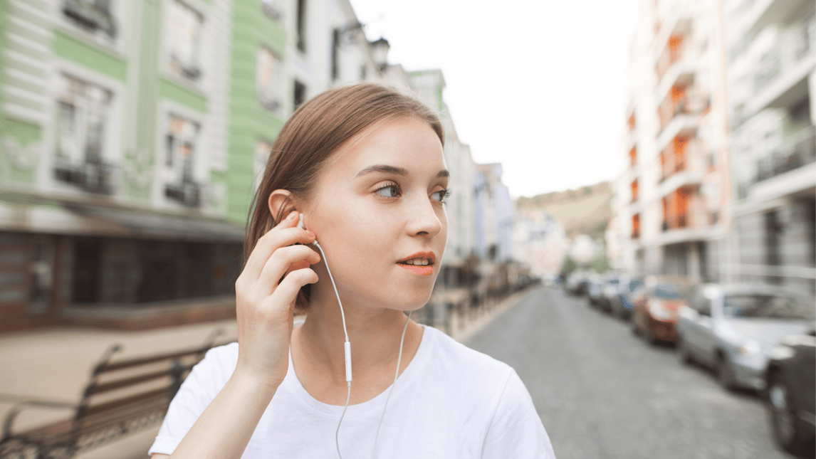 Walking_Earbuds