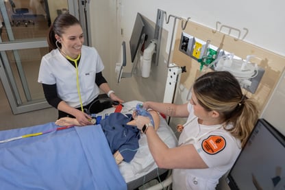cot nurse_2368